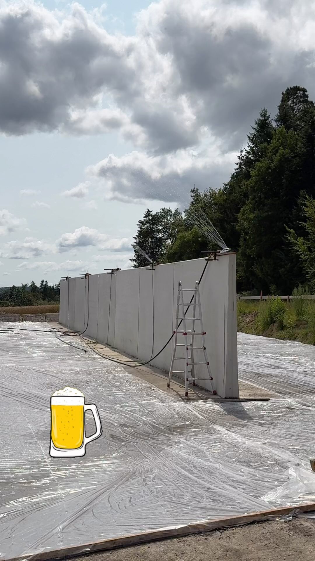 Beton ist wie Maurer, immer durstig.
In diesem Sinne: Prost 🍻

#avbaktuell #landwirtschaftsbau
