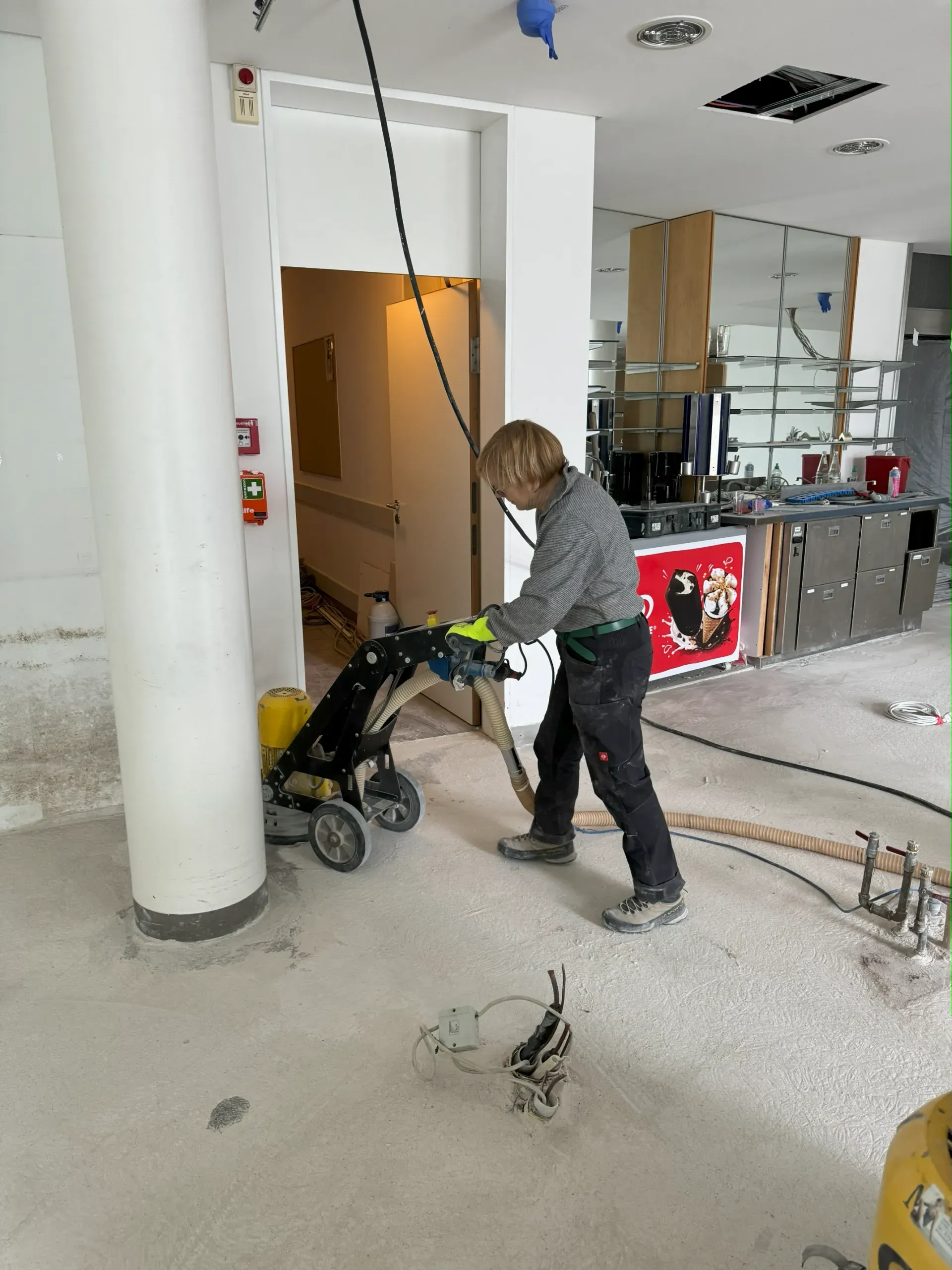 Fliessenkleber_abschleifen_Torfstecher_2