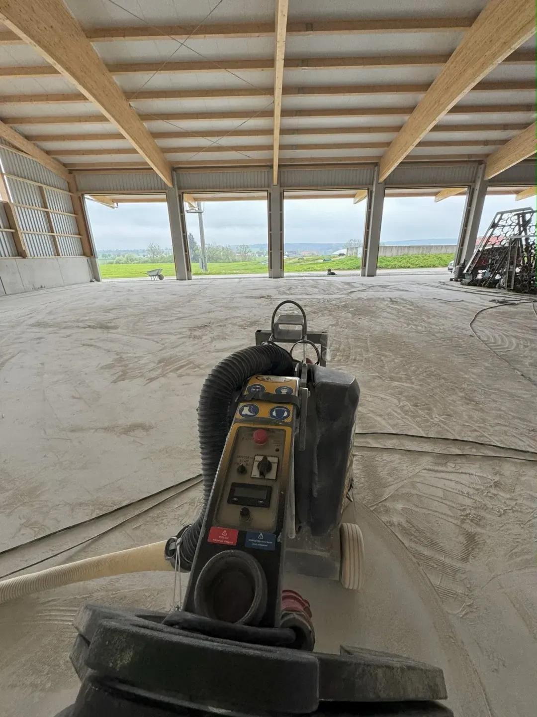 Maschinenhalle_Regenflaeche_abschleifen_10