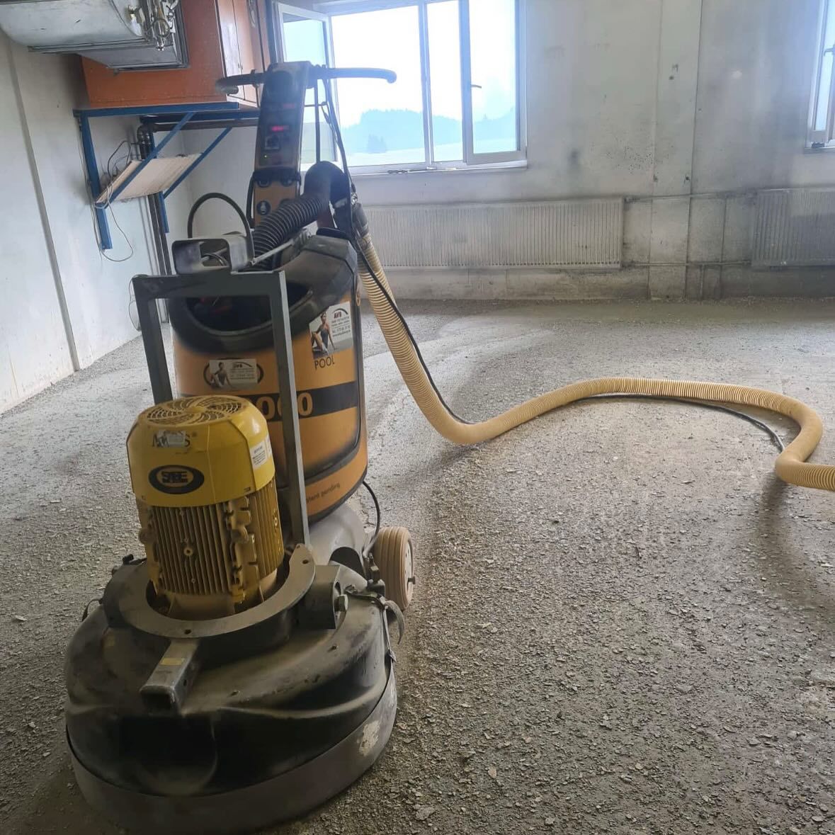 Aus alt mach neu – für saubere Ergebnisse in der Lackierhalle

In der Lackierhalle der Schreinerei…