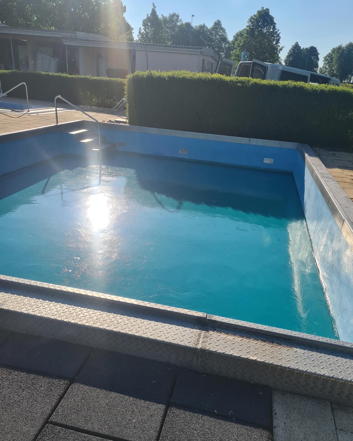 Der Sommer kann komma!

Im geliebten Freibad Hauerz durften wir das Nichtschwimmerbecken fit für di…