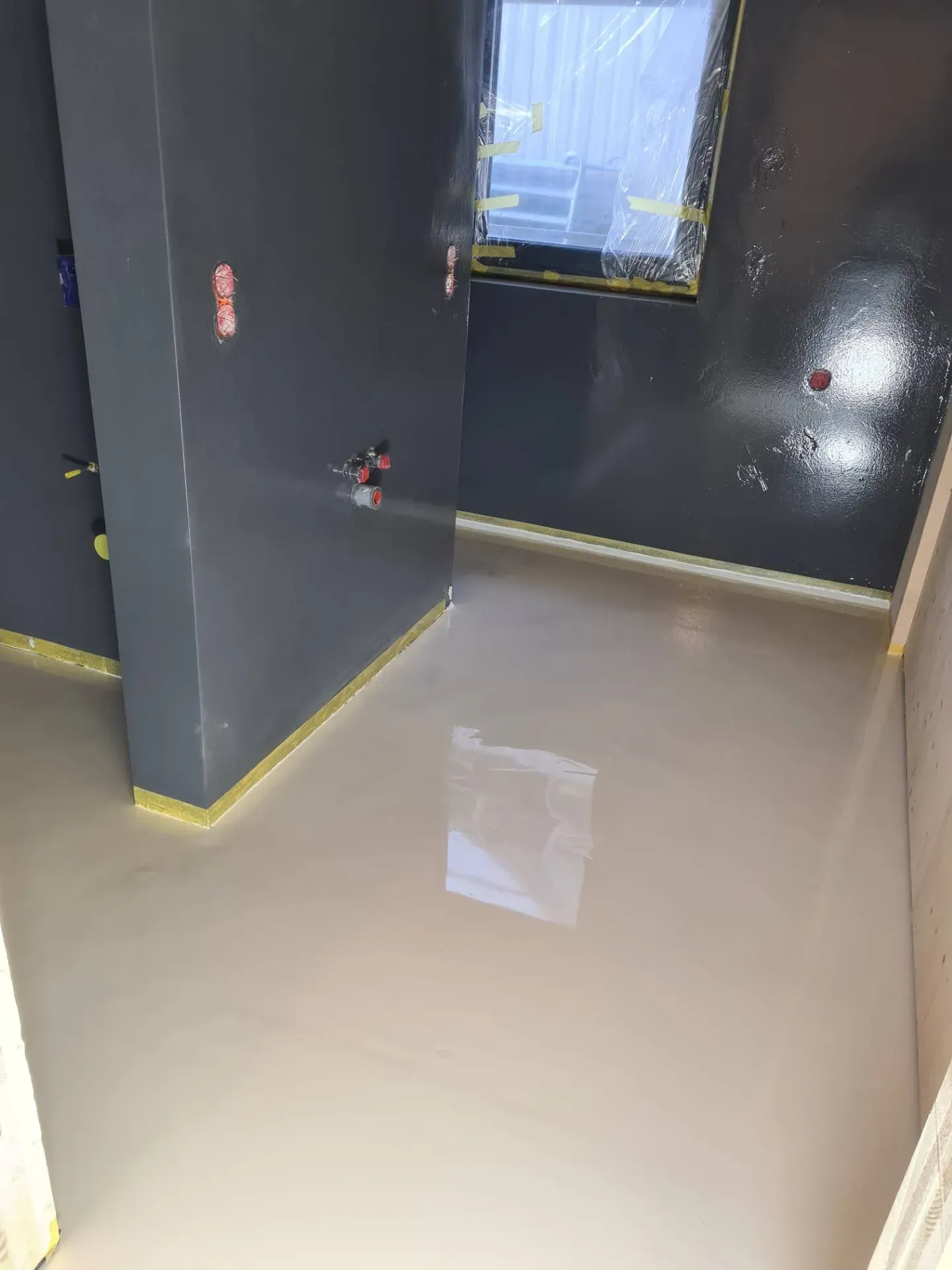 Badezimmer_Wand_beschichtet