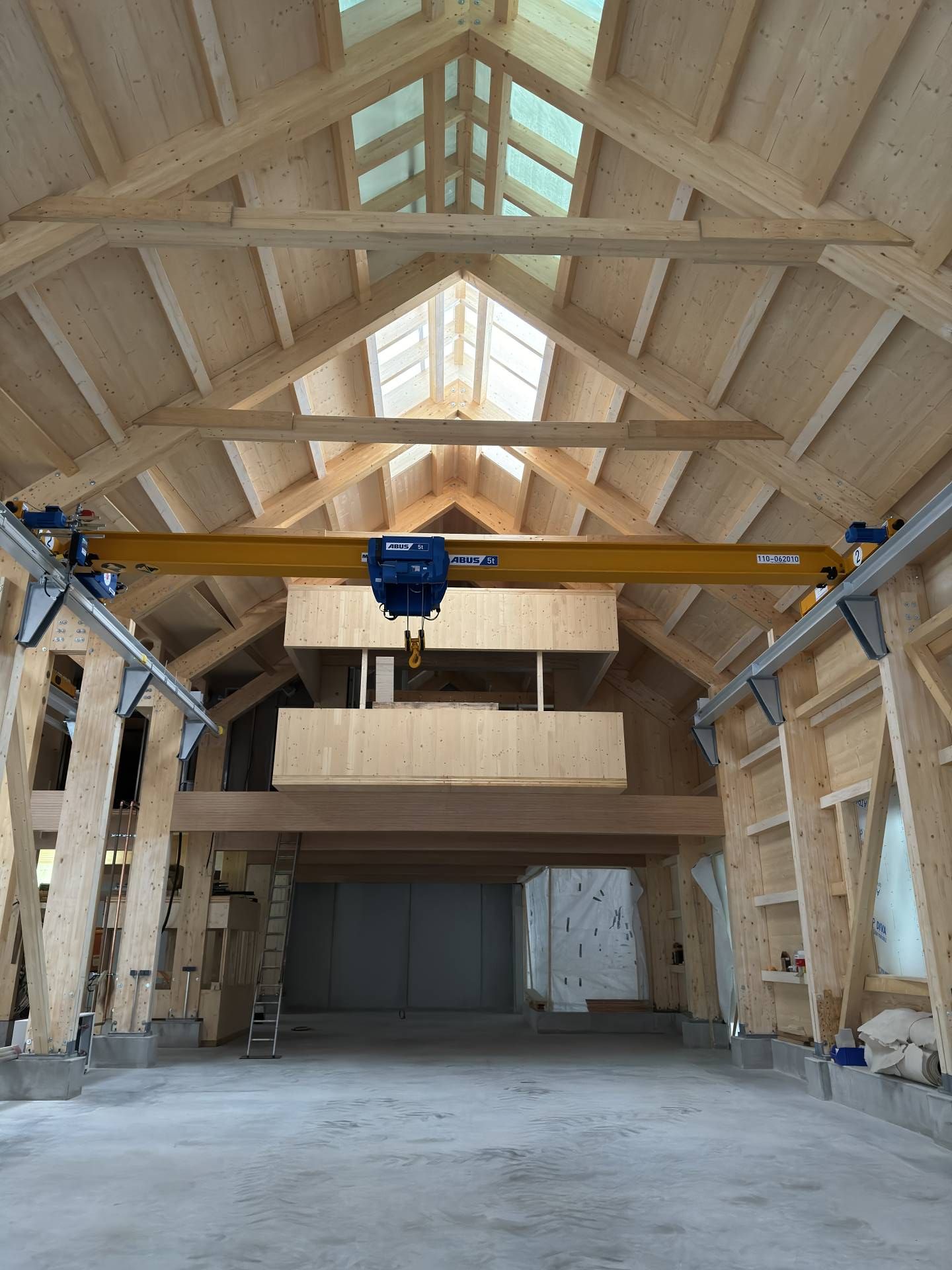 Polieren und Impragnieren_Neue Werft fur Seglegemeinschaft Munchen e.V. 2 AVB Website